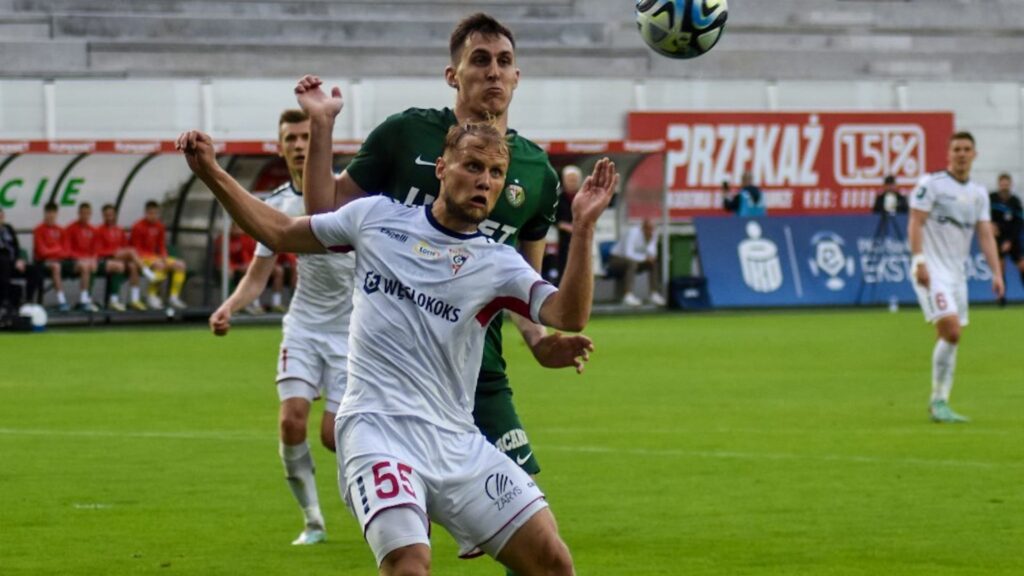 Media: Górnik Zabrze zainteresowany Szymonem Czyżem