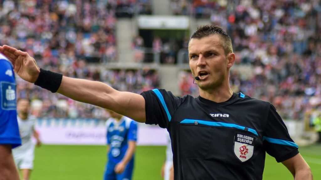 Obsada sędziowska 23. kolejki PKO BP Ekstraklasy. Hit dla sędziego Kuźmy