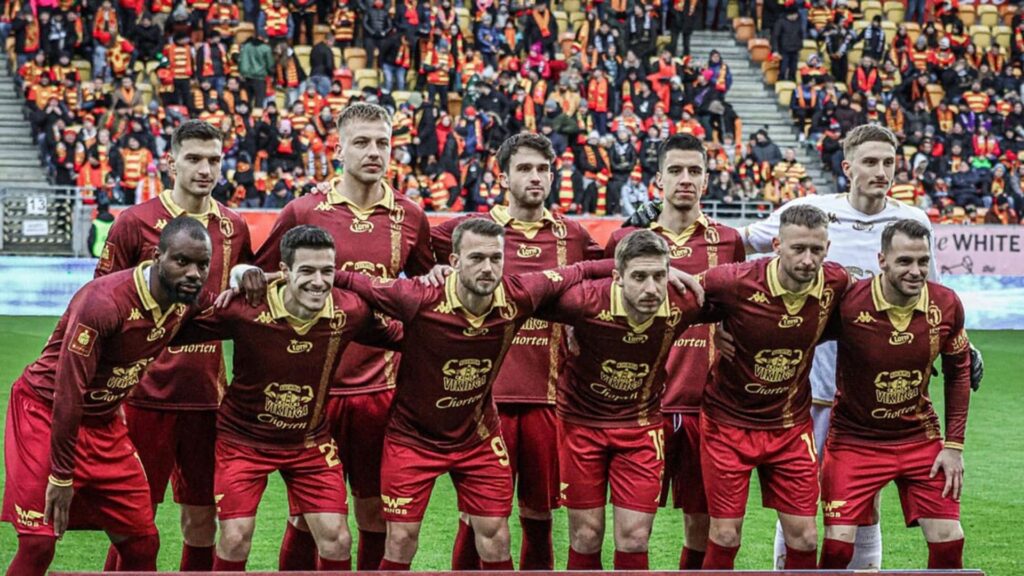 Jagiellonia Białystok rozpoczyna ofensywę transferową! Nowy napastnik właśnie podpisał kontrakt