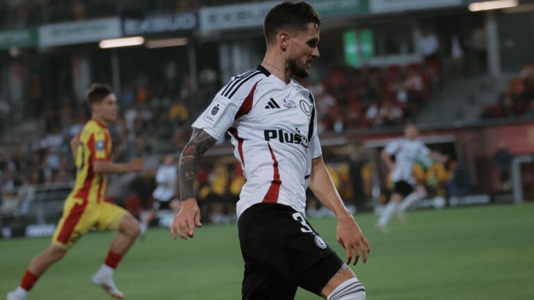 Legia Warszawa wygrywa z Koroną Kielce po bramce Nsame i cudownym trafieniu Alfareli. (Wideo)