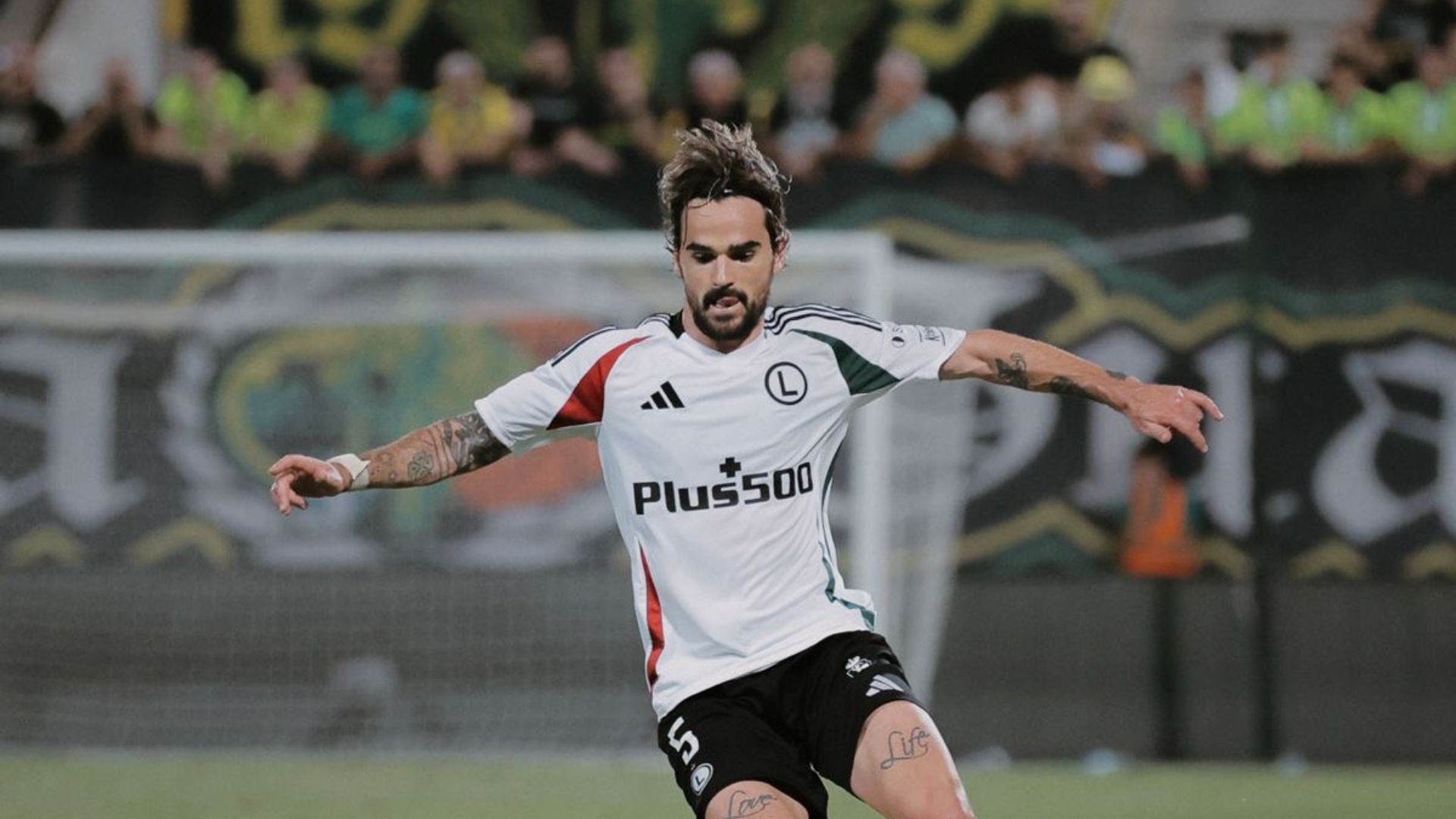 Kompromitacja Legii na Cyprze. Srogie lanie od AEK-u Larnaki. (Wideo)