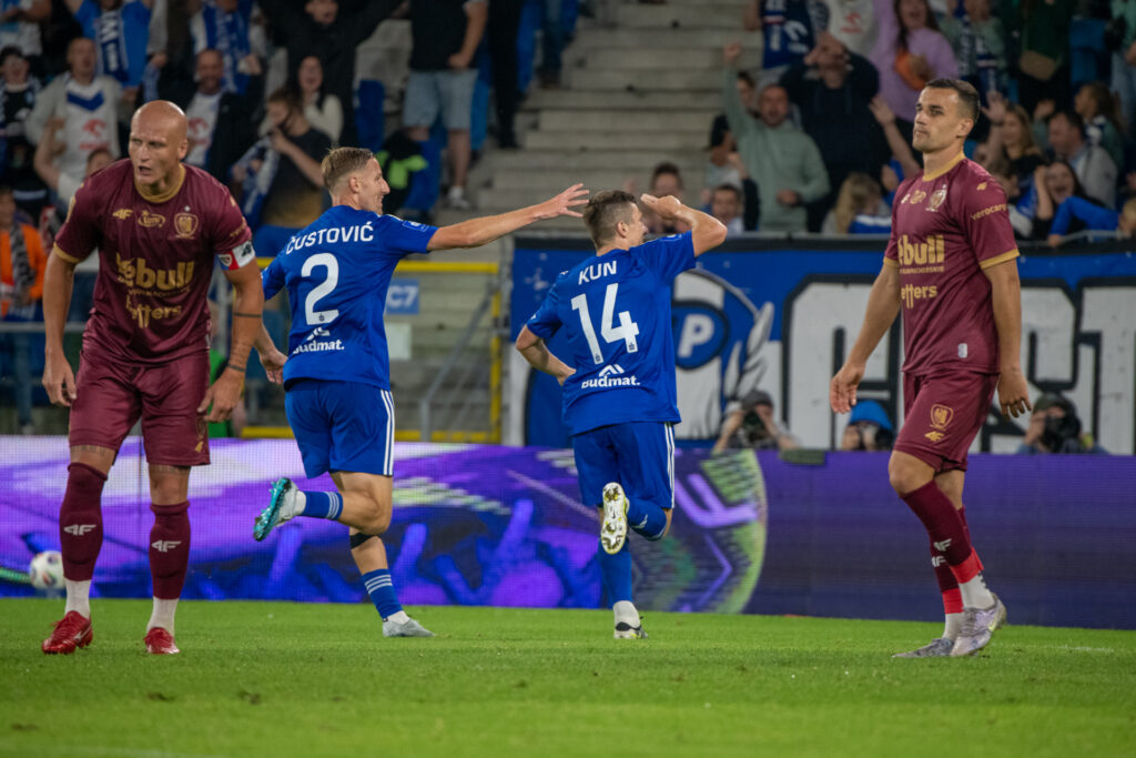 Wisła Płock z trzecim zwycięstwem z rzędu. Piast nadal bez punktów i gola. (Wideo)