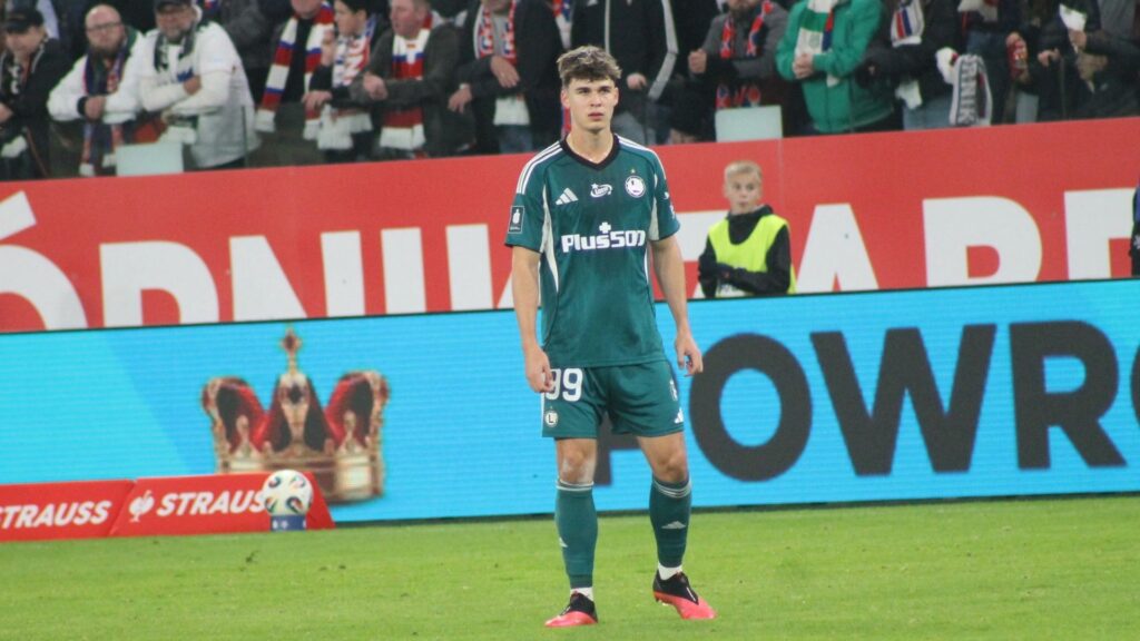 Legia Warszawa: Piłkarz pozyskany latem odchodzi z klubu