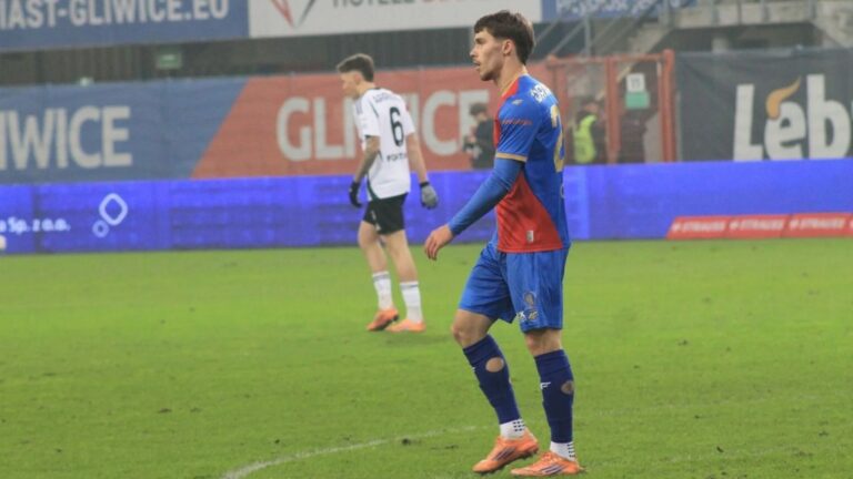 Piast Gliwice przekazał ważną wiadomość. Jeden z liderów zespołu zostaje na dłużej! (Oficjalnie)