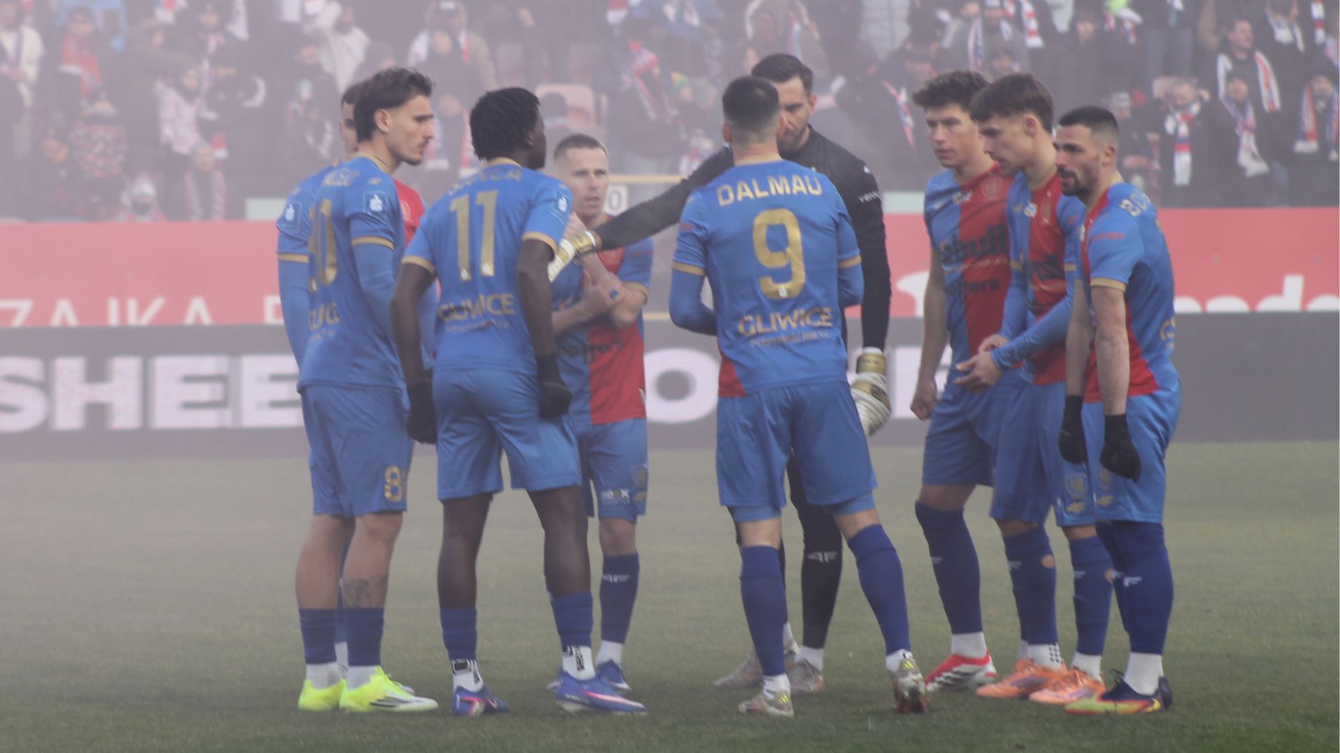 Piast Gliwice rozgromił Arkę Gdynia w arcyważnym meczu o utrzymanie. (Wideo)