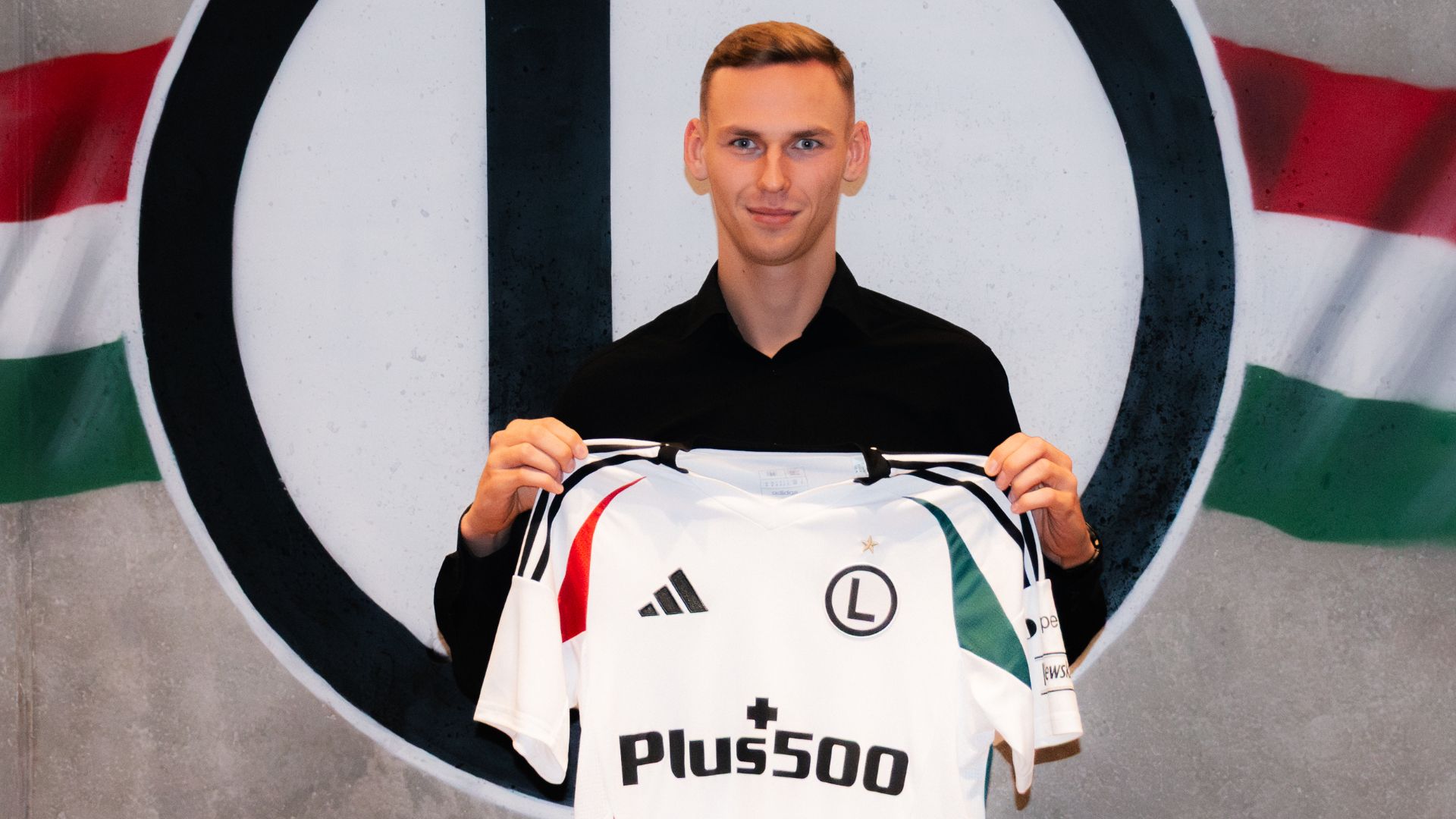 Oficjalnie: Legia Warszawa zakontraktowała nowego napastnika