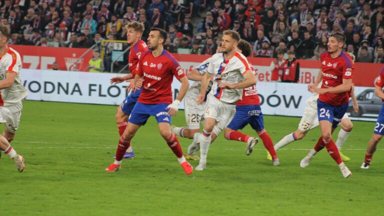Górnik Zabrze z przełamaniem w lidze. Zabrzanie ograli u siebie Raków. (Wideo)